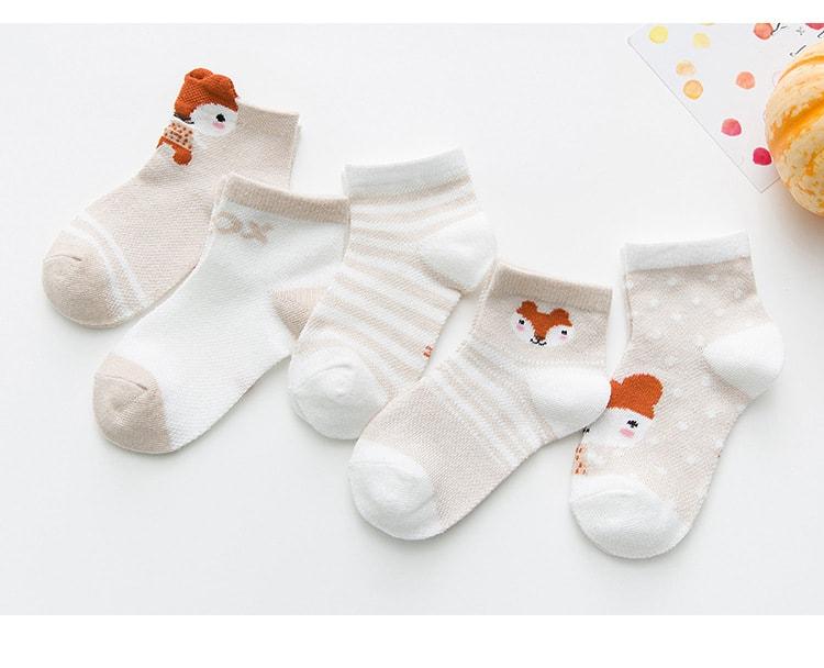 Screenshot of 5 baby socks as an example of cute products for dropshipping 