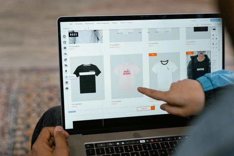 clothes-online-store-1_jpg.jpg