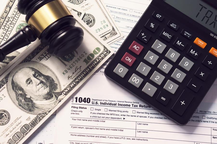 photo taxes money